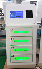 ตู้หยอดเหรียญ MCU ระบบโทรศัพท์มือถือหลายสถานีสถานีชาร์จ USB ตู้หยอดเหรียญพร้อมตู้ล็อคเกอร์ 4 ตัว